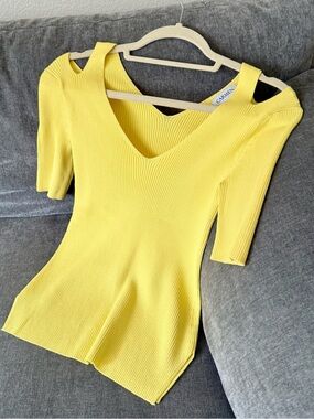 Carmen Marc Valvo Bright Yellow Ribbed V-Neck Cutout Top